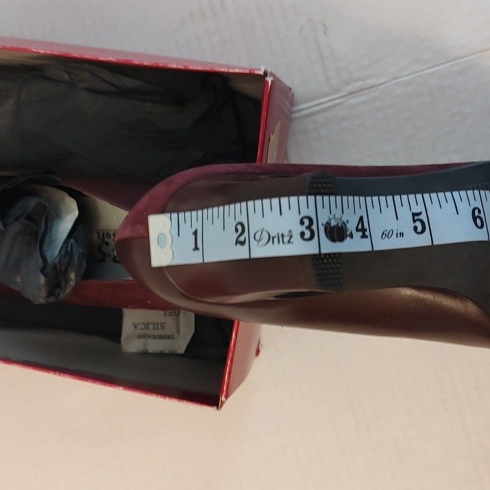 Ladies Villagers Burgundy Shoes Size 8 Make An Offer - Picture 11 of 12